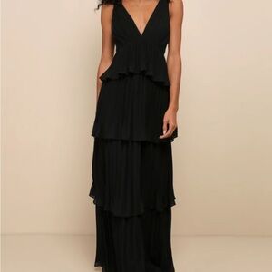 Elegant Black Tiered Maxi Dress